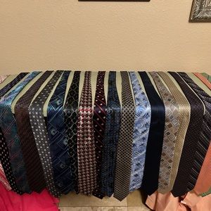 19 mens neck ties. Multi colors/patterns
